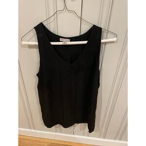 Lila Rose black sleeveless patterned vneck blouse size Medium